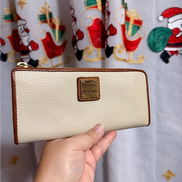 Dooney & Bourke Pebble Grain Logo Lock 2 Piece Set - Picture 10 of 14